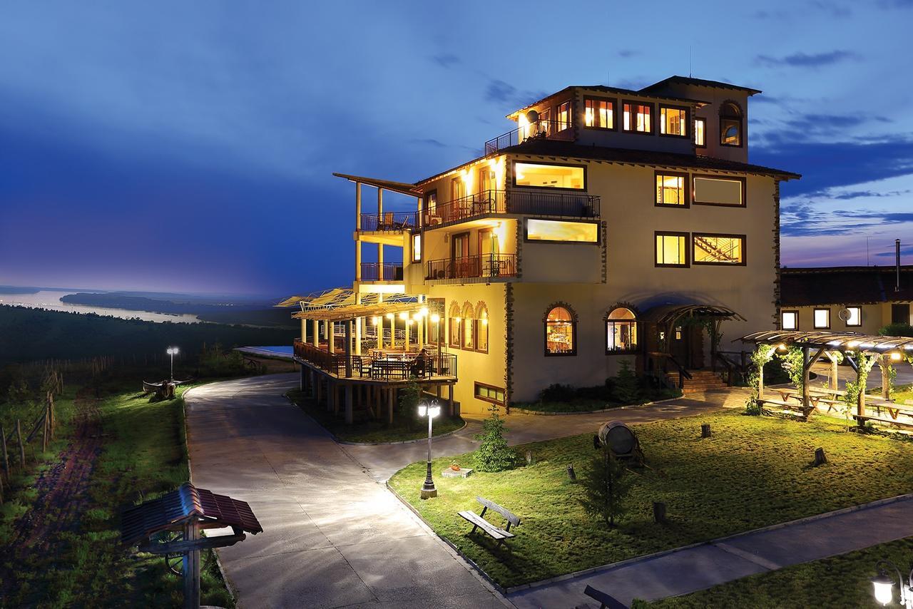 Seven Generations Winery Hotel Mechka エクステリア 写真