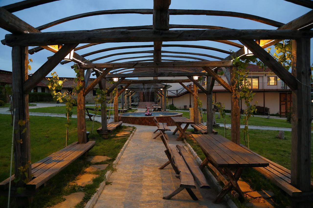 Seven Generations Winery Hotel Mechka エクステリア 写真