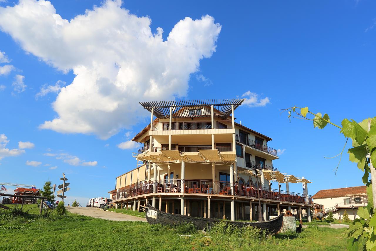 Seven Generations Winery Hotel Mechka エクステリア 写真
