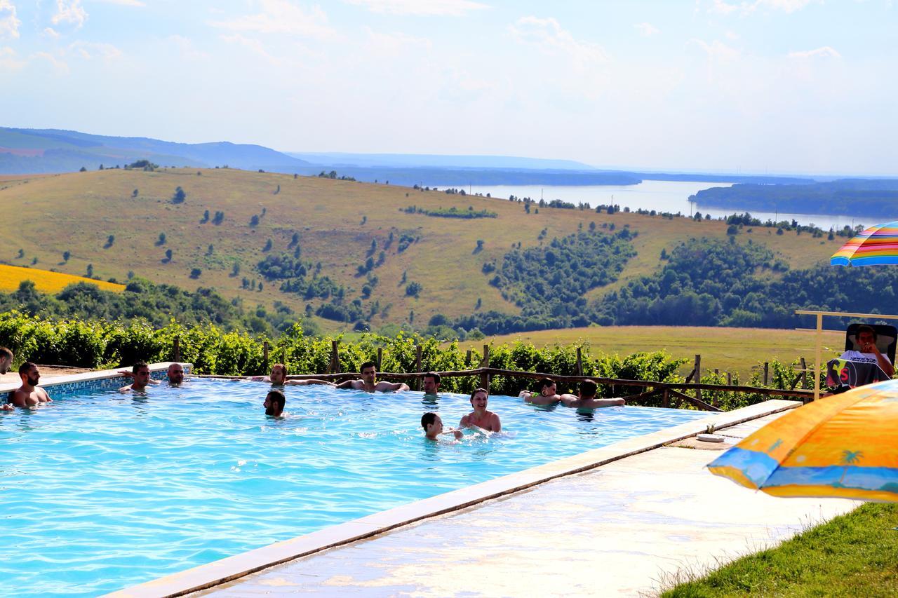 Seven Generations Winery Hotel Mechka エクステリア 写真