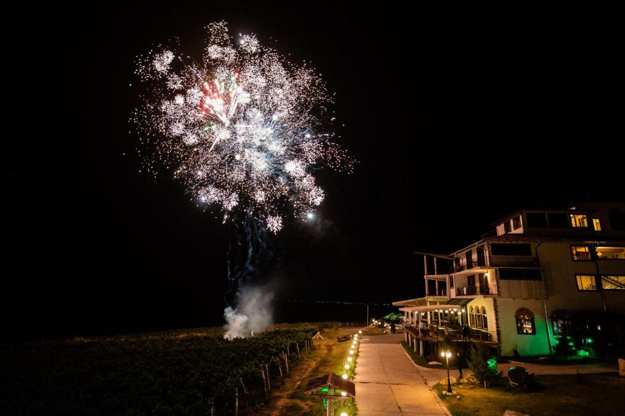 Seven Generations Winery Hotel Mechka エクステリア 写真
